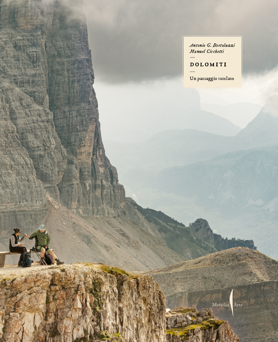 Copertina del volume: "Dolomiti. Un paesaggio tutelato"