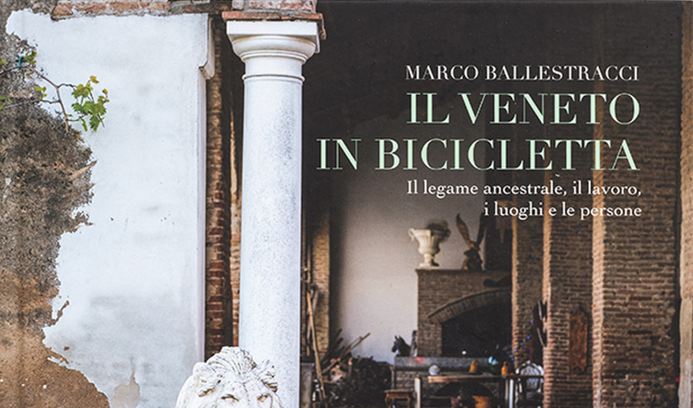 Ritaglio della copertina del volume "Il Veneto in biciletta"